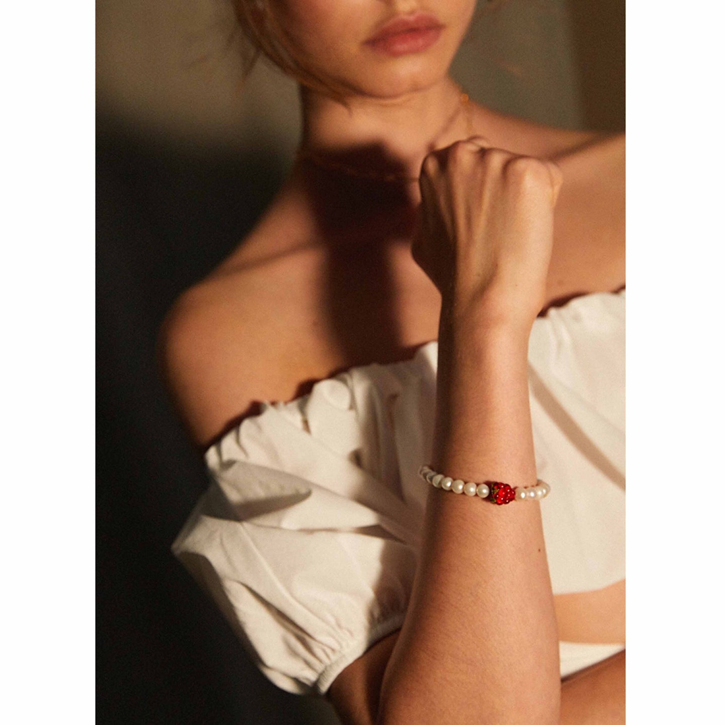 10 DECOART Pearl and Raspberry Bracelet