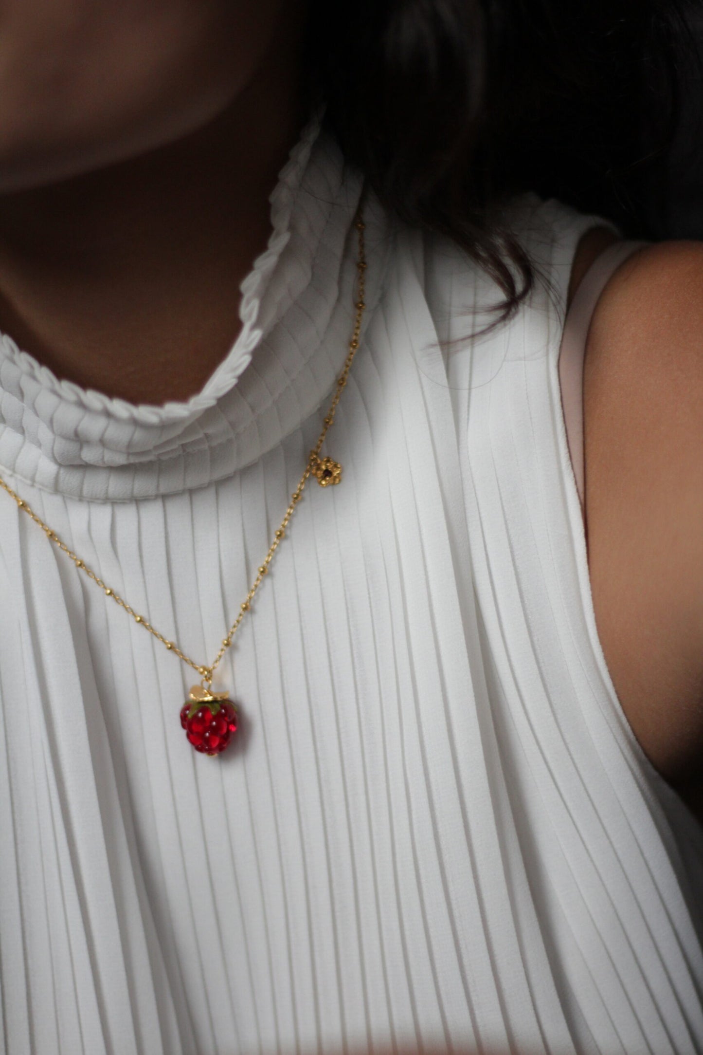 10 DECOART Romeo and Julia Raspberry Pendant